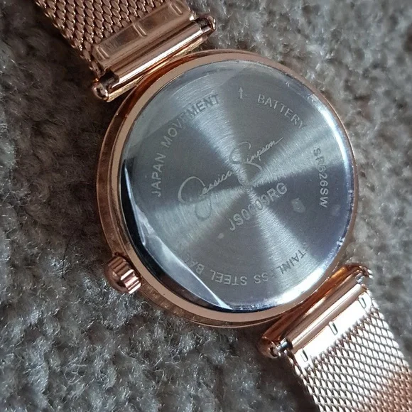 Rose gold watch - Picture 6 of 8